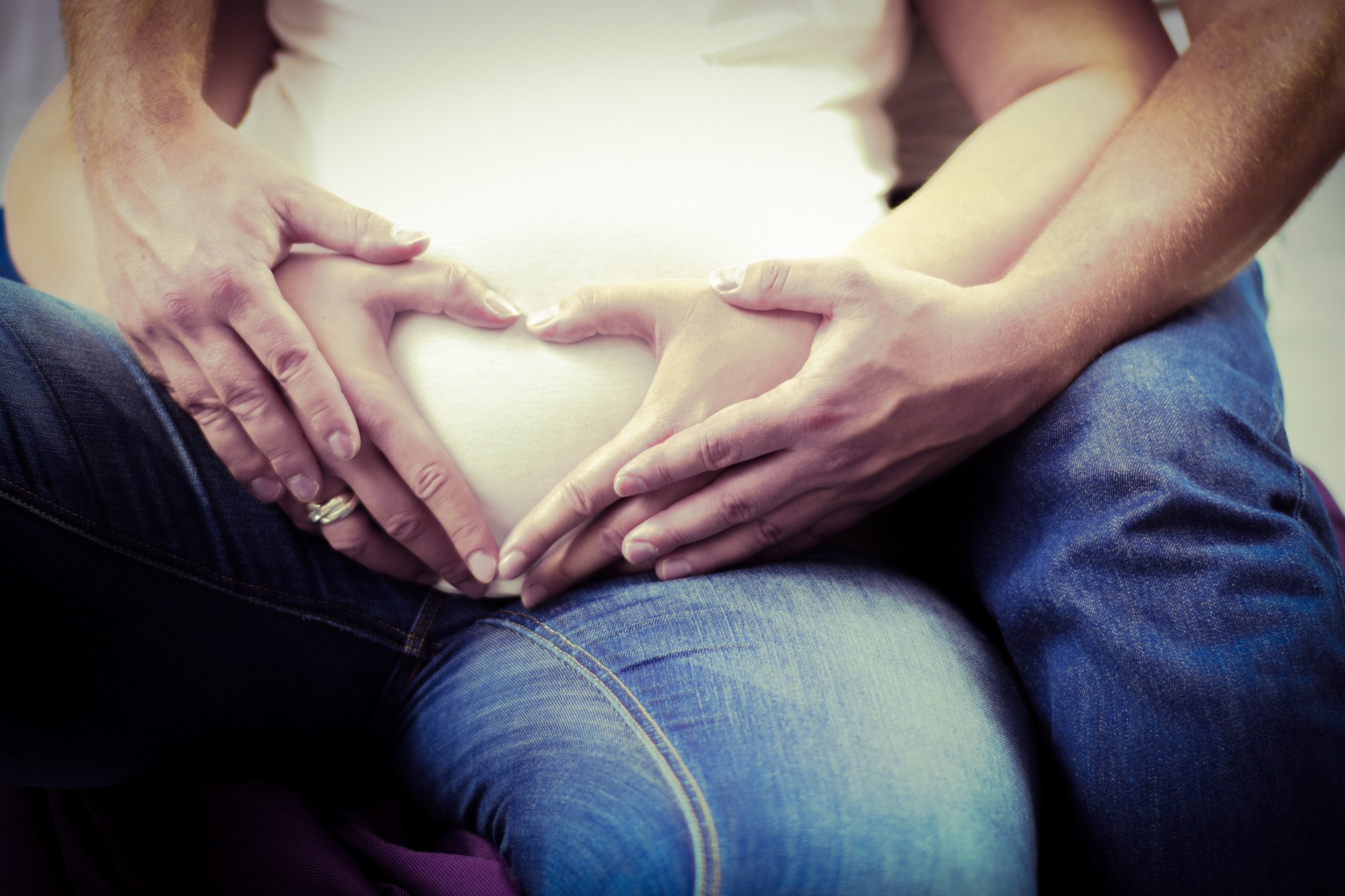 Lee más sobre el artículo ¿Por qué no te cuento que estoy embarazada? (Sobre duelo, ilusión, miedo, dudas y esperanza)